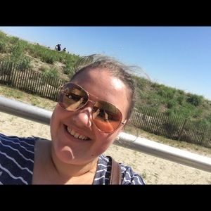 Meet your Posher, Stephanie